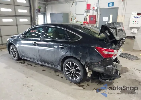 2018 Toyota Avalon Hybrid Xle Premium z USA, uszkodzony, nr VIN 4T1BD1EB3JU062866